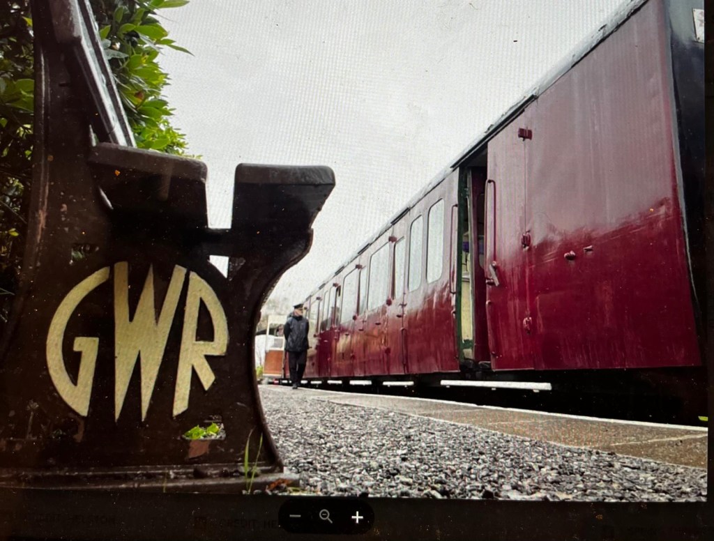 CIRCULAR WALK & TRAIN&nbsp;RIDE